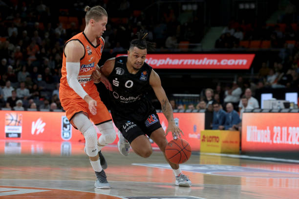 他并不是在 他并不是在