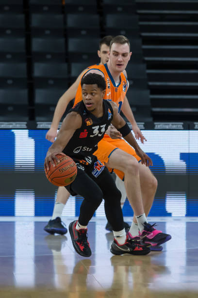 悬念丛生著 悬念丛生著