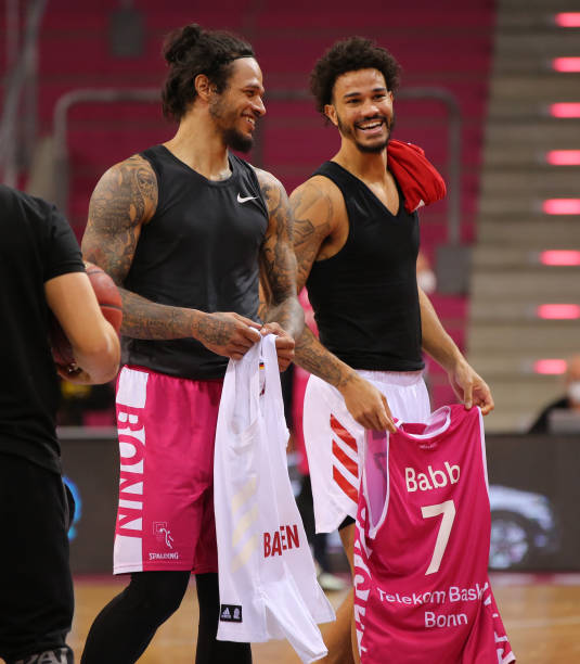 这一胜利不 这一胜利不